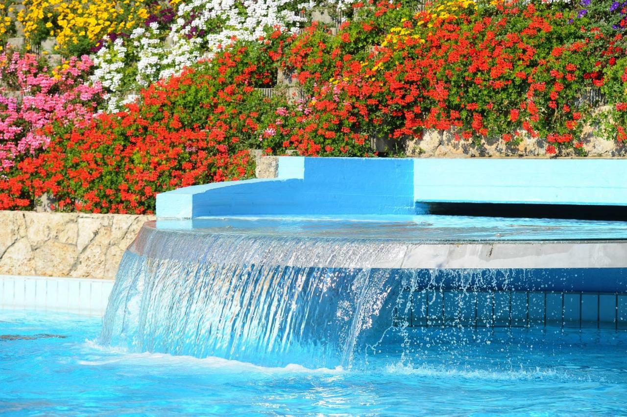 Hotel Parco Delle Piscine Sarteano Exterior foto